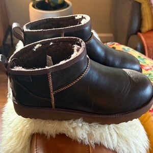 UGG Classic Ultra Mini Boot (leather)